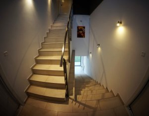 Maison 10 chambres à vendre dans Cluj-napoca, zone Centru