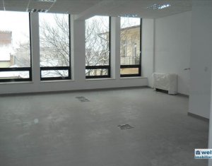 Bureau à louer, 174m2 dans Cluj-napoca, zone Centru