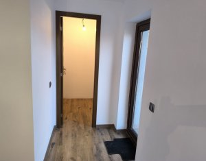 Casa individuala, 246 mp + 40 mp spatiu comercial, piscina interioara, Someseni