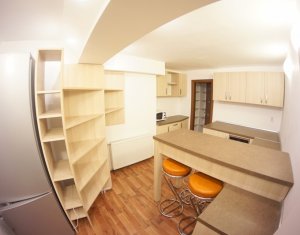 Appartement 4 chambres à louer dans Cluj-napoca, zone Centru