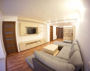 Appartement 4 chambres à louer dans Cluj-napoca, zone Centru