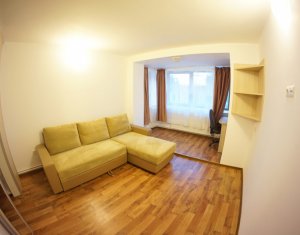 Appartement 4 chambres à louer dans Cluj-napoca, zone Centru
