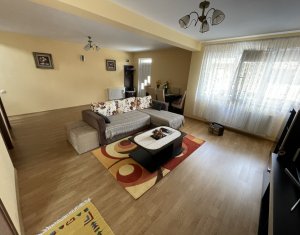 Maison 4 chambres à vendre dans Floresti, zone Centru