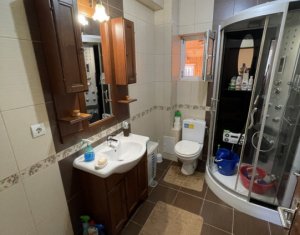 Maison 4 chambres à vendre dans Floresti, zone Centru