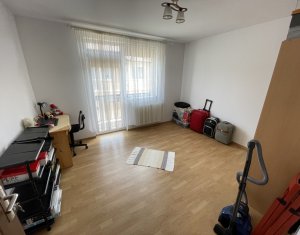 Maison 4 chambres à vendre dans Floresti, zone Centru