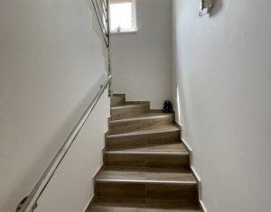 Maison 4 chambres à vendre dans Floresti, zone Centru