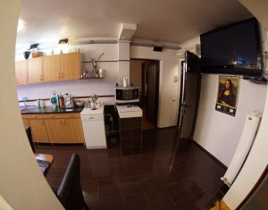 Lakás 4 szobák eladó on Cluj-napoca, Zóna Manastur