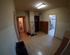 Lakás 4 szobák eladó on Cluj-napoca, Zóna Manastur