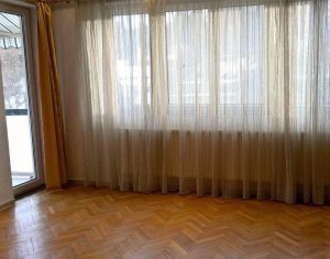 Appartement 3 chambres à vendre dans Cluj-napoca, zone Plopilor