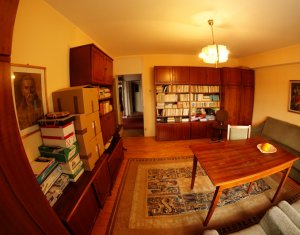 Appartement 3 chambres à vendre dans Cluj-napoca, zone Manastur