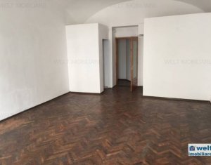 Espace Commercial à vendre, 83m2 dans Cluj-napoca, zone Centru