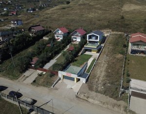 Maison 4 chambres à vendre dans Campenesti, zone Centru