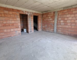 Maison 4 chambres à vendre dans Campenesti, zone Centru