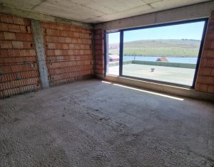 Maison 4 chambres à vendre dans Campenesti, zone Centru