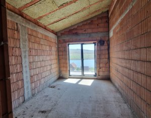 Maison 4 chambres à vendre dans Campenesti, zone Centru