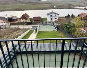 Maison 4 chambres à vendre dans Campenesti, zone Centru