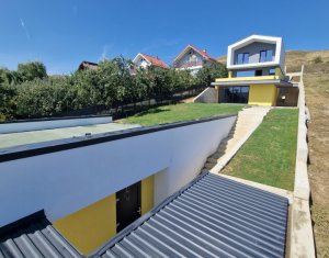 Maison 4 chambres à vendre dans Campenesti, zone Centru