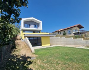 Maison 4 chambres à vendre dans Campenesti, zone Centru