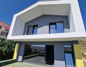 Maison 4 chambres à vendre dans Campenesti, zone Centru