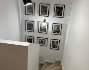Maison 4 chambres à vendre dans Floresti