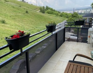 , 6400m2 dans Floresti
