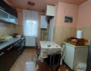 Appartement 3 chambres à vendre dans Gilau, zone Centru
