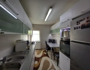 Appartement 3 chambres à vendre dans Cluj-napoca, zone Intre Lacuri