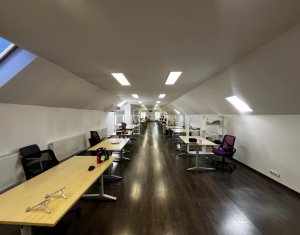 Bureau à louer, 300m2 dans Cluj-napoca, zone Centru