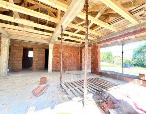 Maison 3 chambres à vendre dans Aiton, zone Centru