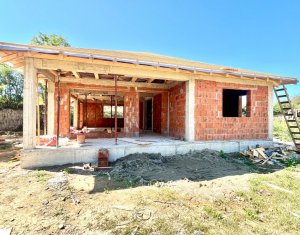 Maison 3 chambres à vendre dans Aiton, zone Centru