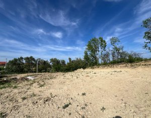 , 682m2 in Aiton, zona Centru