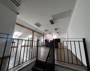 Espace Commercial à louer dans Cluj-napoca, zone Dambul Rotund