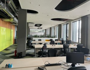 Bureau à louer, 1900m2 dans Cluj-napoca, zone Centru