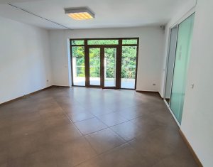 Bureau à louer, 175m2 dans Cluj-napoca, zone Buna Ziua