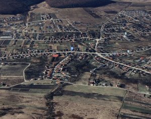 , 1300m2 dans Chinteni
