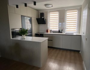 Maison 4 chambres à vendre dans Cluj-napoca, zone Iris