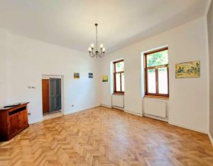 Bureau à louer, 30m2 dans Cluj-napoca, zone Centru