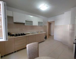, 96m2 dans Cluj-napoca, zone Manastur