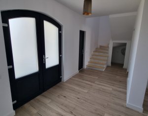 Casa cu arhitectura deosebita, 152 mp utili la cheie, Chinteni, Cluj