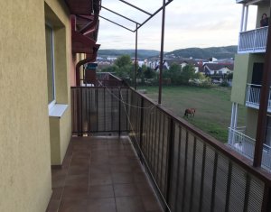 Lakás 3 szobák eladó on Floresti