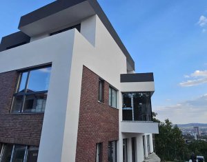 Maison 5 chambres à vendre dans Cluj-napoca, zone Dambul Rotund