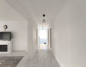Maison 4 chambres à vendre dans Chinteni