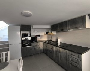 Maison 4 chambres à vendre dans Chinteni