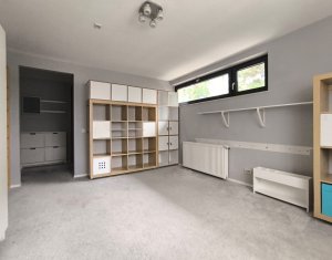 Maison 4 chambres à vendre dans Floresti