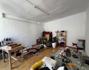 Bureau à louer, 22m2 dans Cluj-napoca, zone Centru