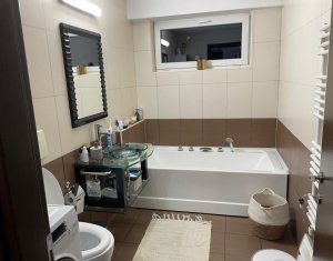 Appartement 4 chambres à vendre dans Cluj-napoca, zone Plopilor