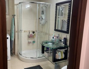 Appartement 4 chambres à vendre dans Cluj-napoca, zone Plopilor