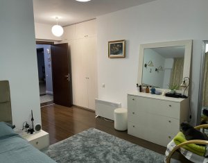 Appartement 4 chambres à vendre dans Cluj-napoca, zone Plopilor