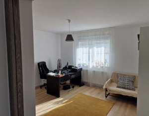 Maison 4 chambres à vendre dans Floresti