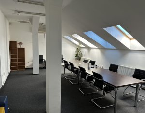 Bureau à louer dans Cluj-napoca, zone Centru